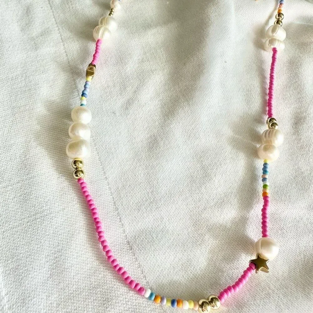 Pink and multicolor beaded pearl beach style necklace